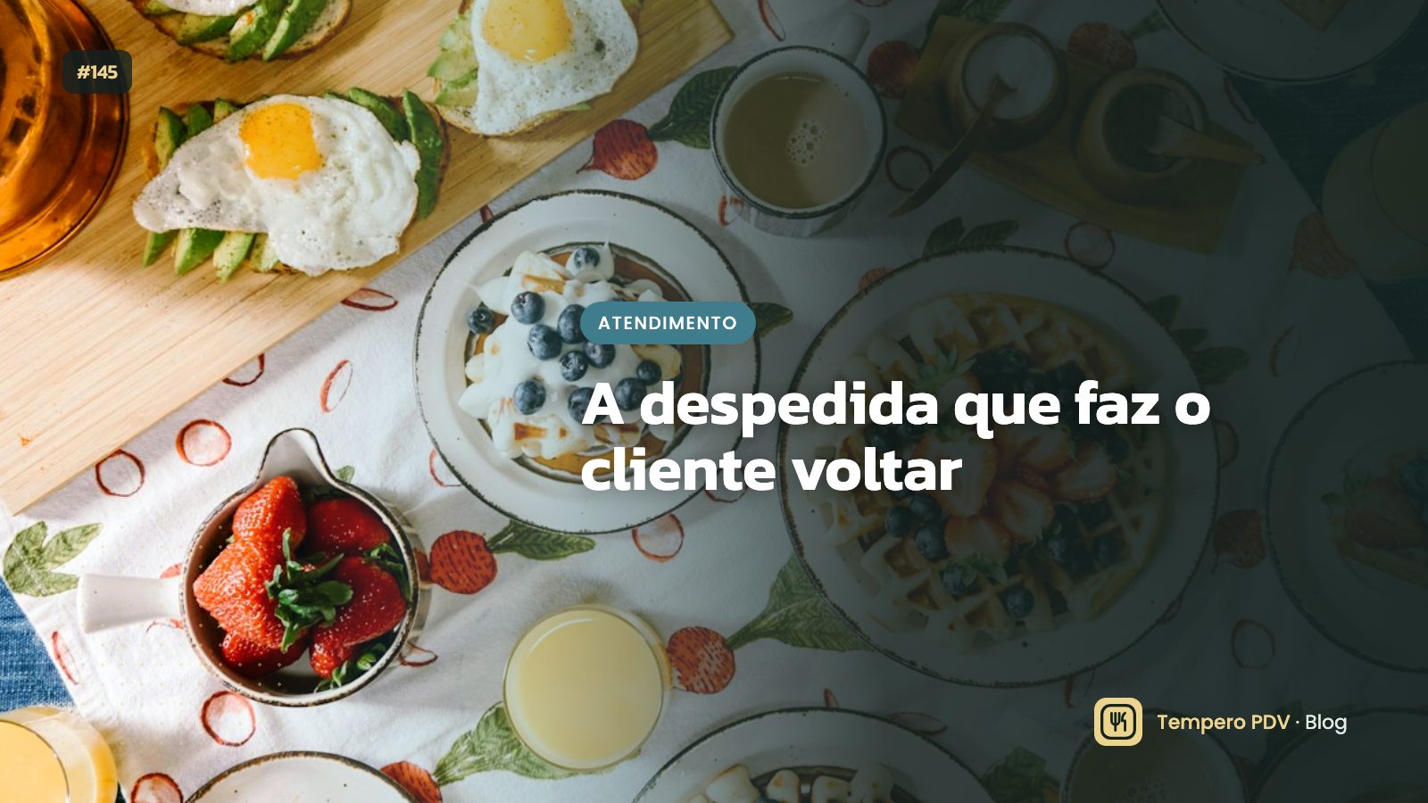 Clientes saindo satisfeitos do restaurante