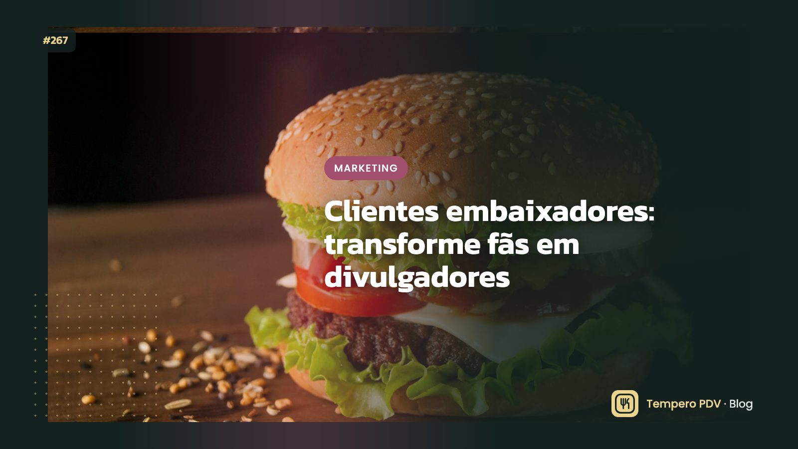 Clientes brindando à mesa