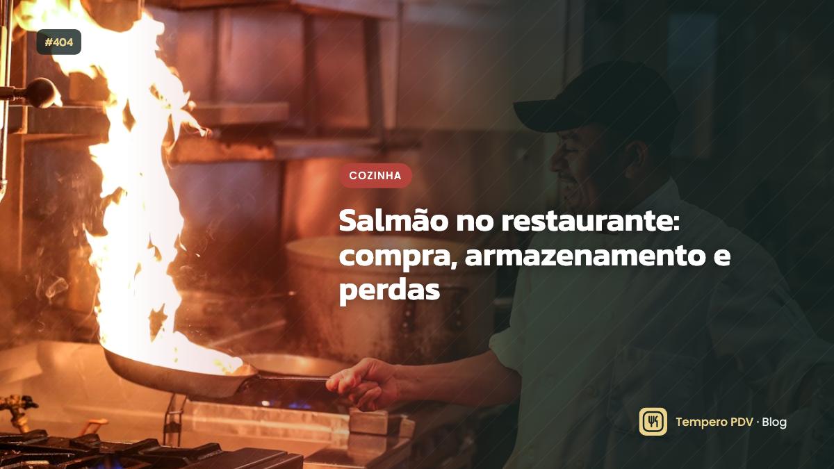 Salmão na cozinha do restaurante