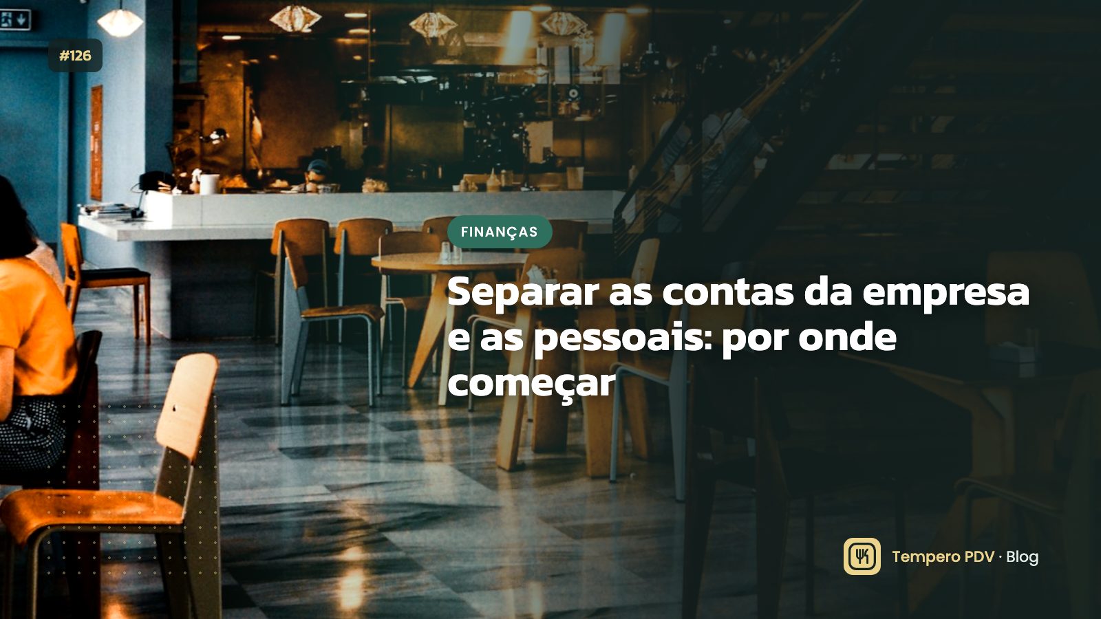 Duas carteiras separadas sobre a mesa