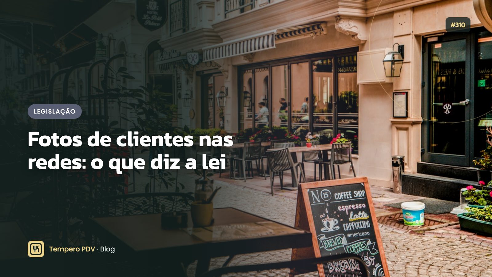 Celular fotografando mesa com clientes